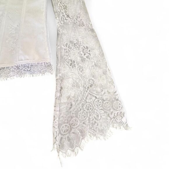 Cottage Fairy White Corset with Lace Flared Sleeves - Picture 3 of 3